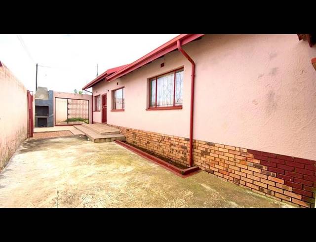 3 BEDROOM HOUSE FOR SALE IN MOHLAKENG